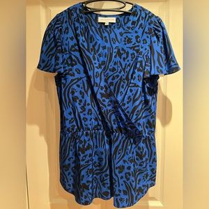 100% Silk Amanda Uprichard Blue Black Animal Print Top